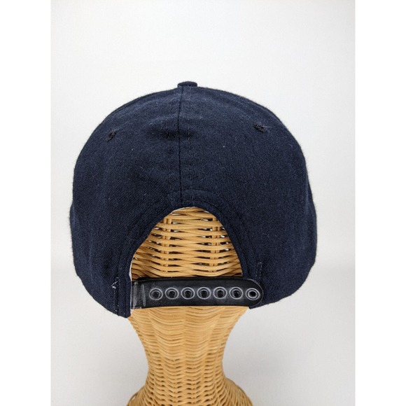 Vtg. Notre Dame Irish Black Embroidered New Era USA Med-Large Size Baseball Hat - Picture 5 of 10